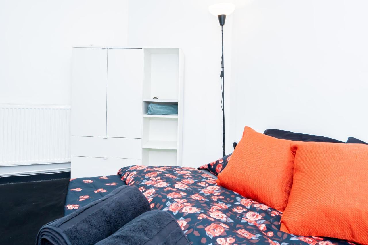 Shirley House 3, Guest House, Self Catering, Self Check In With Smart Locks, Use Of Fully Equipped Kitchen, Close To City Centre, Ideal For Longer Stays, Walking Distance To Bat, 20 Min Drive To Fawley Refinery, Excellent Transport Links Southampton Exteriér fotografie