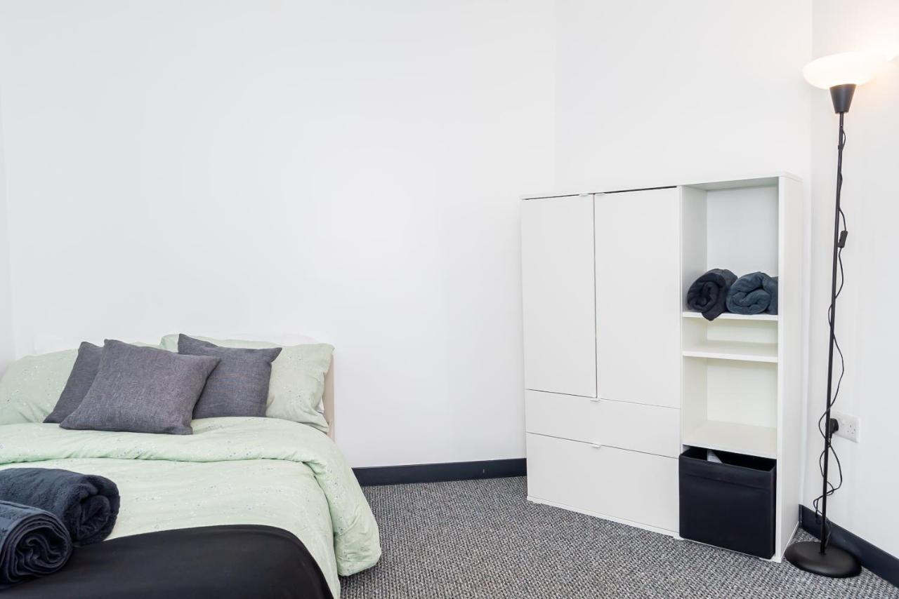 Shirley House 3, Guest House, Self Catering, Self Check In With Smart Locks, Use Of Fully Equipped Kitchen, Close To City Centre, Ideal For Longer Stays, Walking Distance To Bat, 20 Min Drive To Fawley Refinery, Excellent Transport Links Southampton Exteriér fotografie