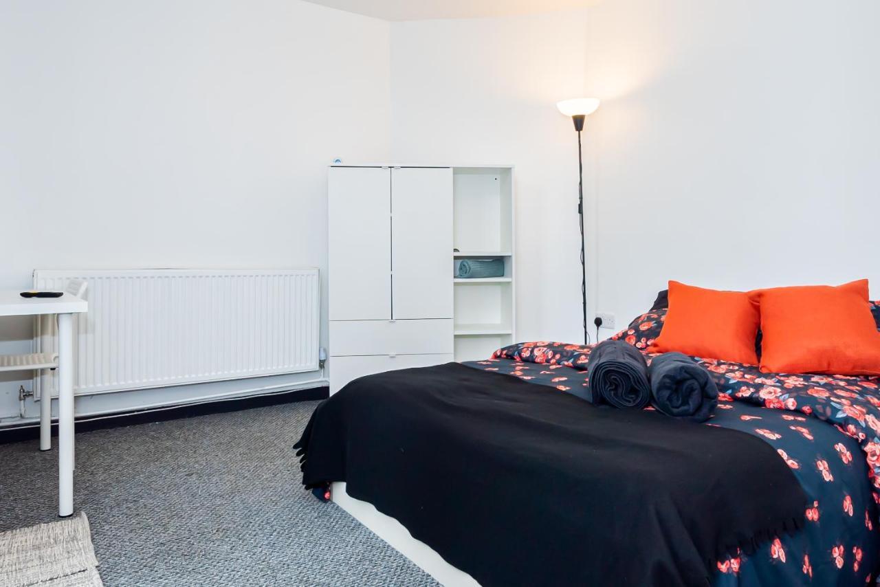 Shirley House 3, Guest House, Self Catering, Self Check In With Smart Locks, Use Of Fully Equipped Kitchen, Close To City Centre, Ideal For Longer Stays, Walking Distance To Bat, 20 Min Drive To Fawley Refinery, Excellent Transport Links Southampton Exteriér fotografie