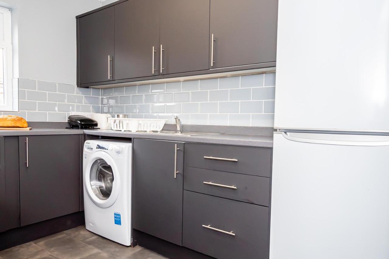 Shirley House 3, Guest House, Self Catering, Self Check In With Smart Locks, Use Of Fully Equipped Kitchen, Close To City Centre, Ideal For Longer Stays, Walking Distance To Bat, 20 Min Drive To Fawley Refinery, Excellent Transport Links Southampton Exteriér fotografie