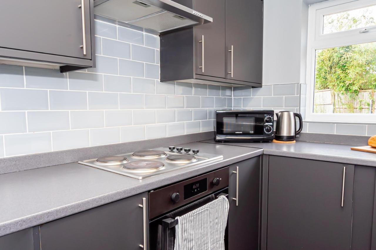 Shirley House 3, Guest House, Self Catering, Self Check In With Smart Locks, Use Of Fully Equipped Kitchen, Close To City Centre, Ideal For Longer Stays, Walking Distance To Bat, 20 Min Drive To Fawley Refinery, Excellent Transport Links Southampton Exteriér fotografie