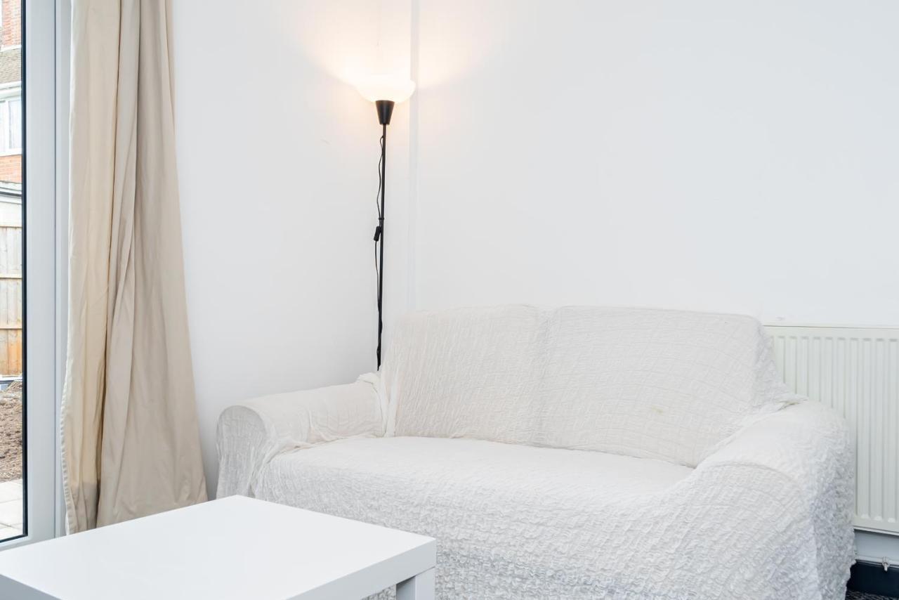Shirley House 3, Guest House, Self Catering, Self Check In With Smart Locks, Use Of Fully Equipped Kitchen, Close To City Centre, Ideal For Longer Stays, Walking Distance To Bat, 20 Min Drive To Fawley Refinery, Excellent Transport Links Southampton Exteriér fotografie